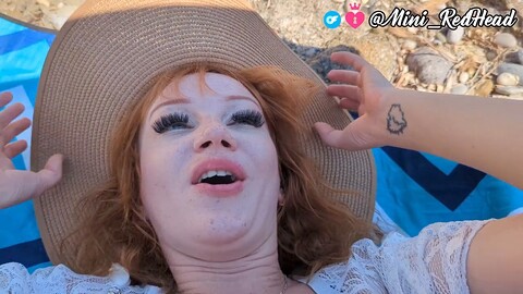 Рыжая голова, маленькие сиськи, открытый